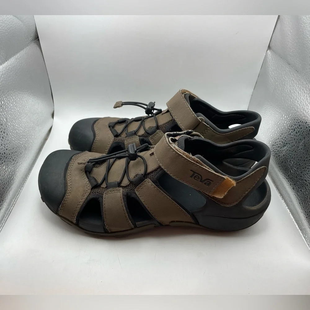 Teva Flintwood men’a brown hiking sandals size 8